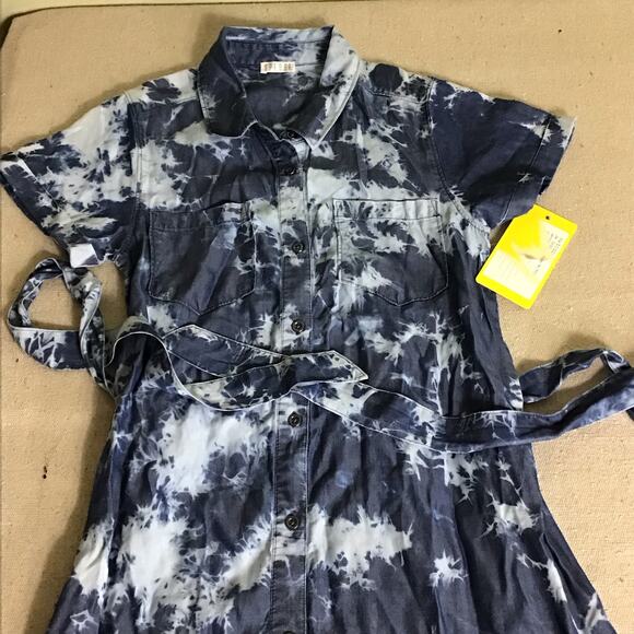 Spense Women Tie Dye denim Dress Sz. Sm button front Ruffle bottom NWT - Picture 2 of 10